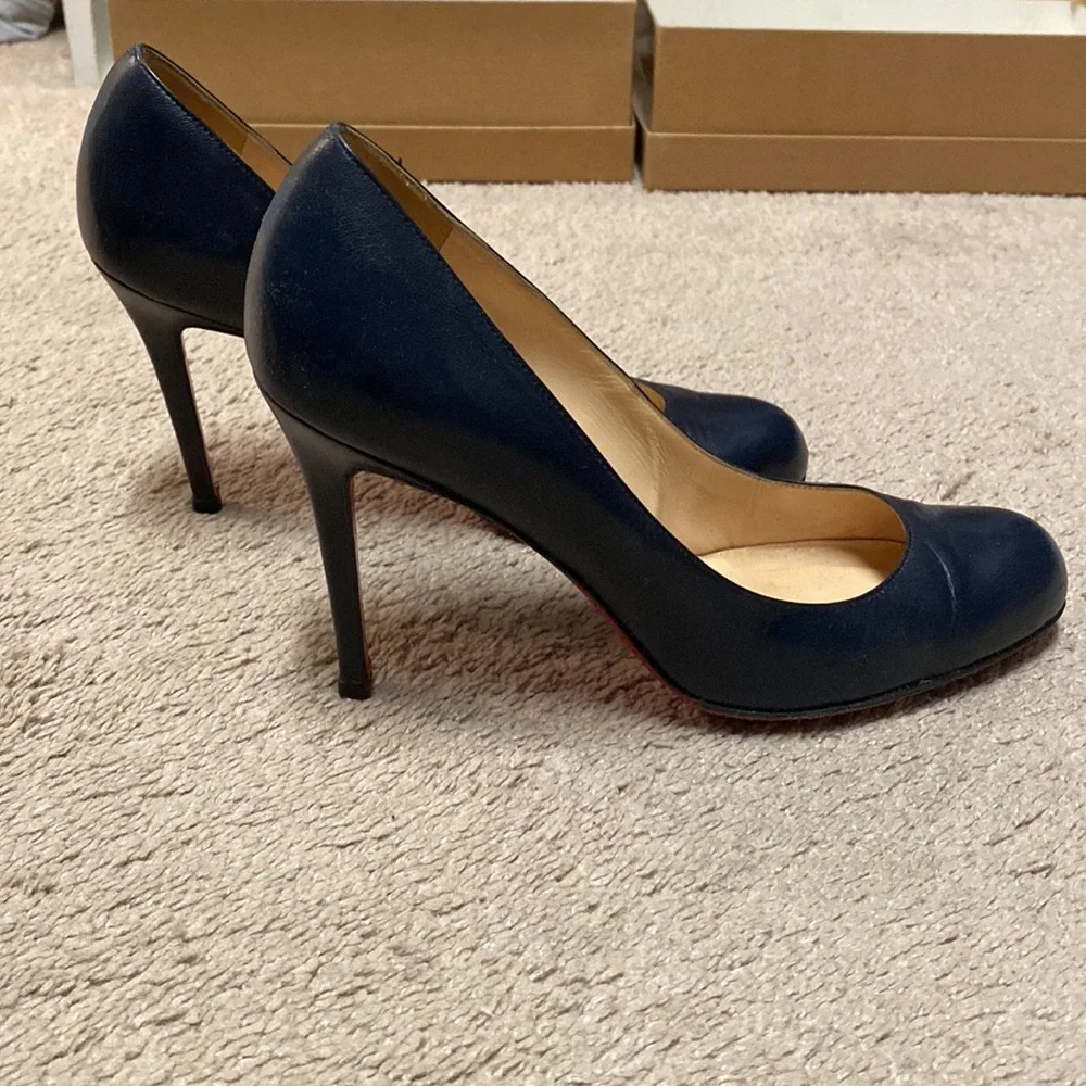 Christian Louboutin Round Toe Pumps - Picture 2 of 8